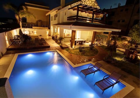 Artist's House 60 m from the sea, swimming pool, 4 bedrooms