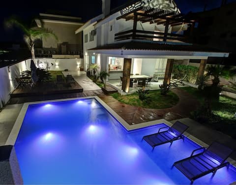 Artist's House 60 meters from the sea, swimming pool, 4 bedrooms