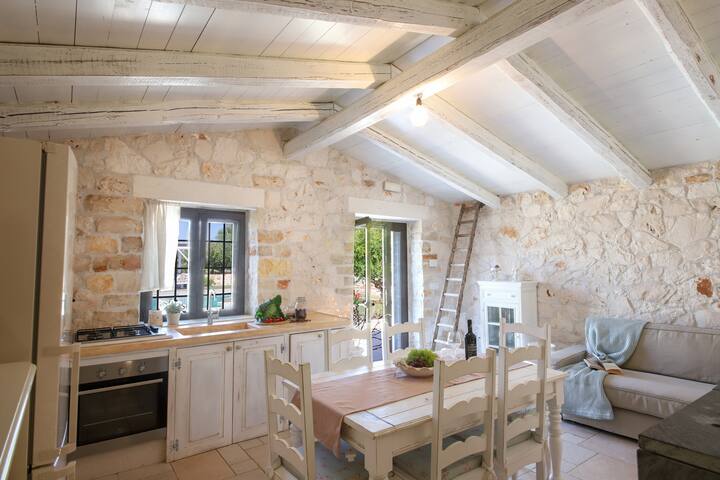 TD Trulli della Lama Private Trulli with Pool gallery image 4