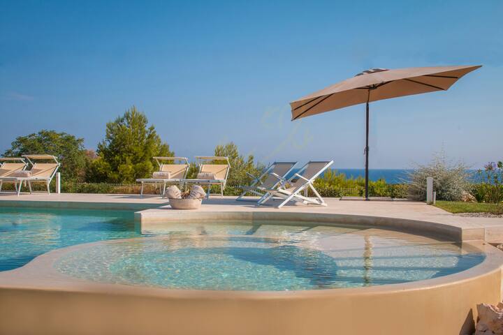 TD Villa Ponente Luxury Villa with Sea View Pool gallery image 4
