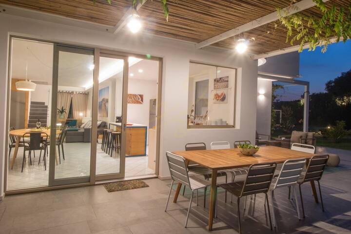 TD Villa Ponente Luxury Villa with Sea View Pool gallery image 5