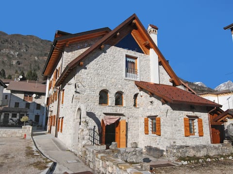 Albergo Diffuso - Cjasa Ustin by Interhome