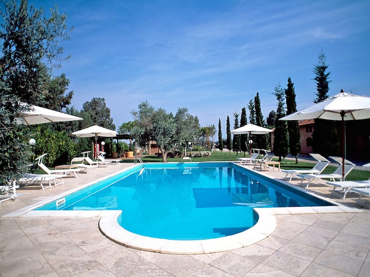Acogedor Apartamento Con Wifi, A/c, Piscina, Tv, Patio, Mascotas Permitida Y Aparcamiento - Grosseto