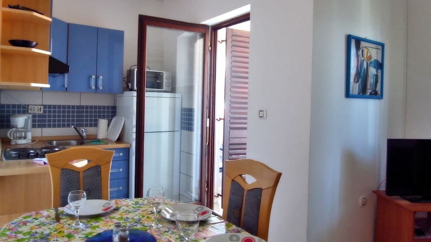 Listing in Baška