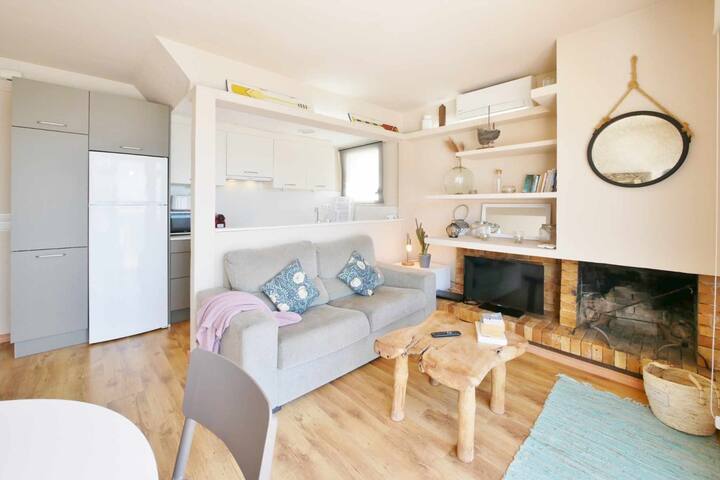 REMS_Apartment with terrace and access to beach gallery image 2