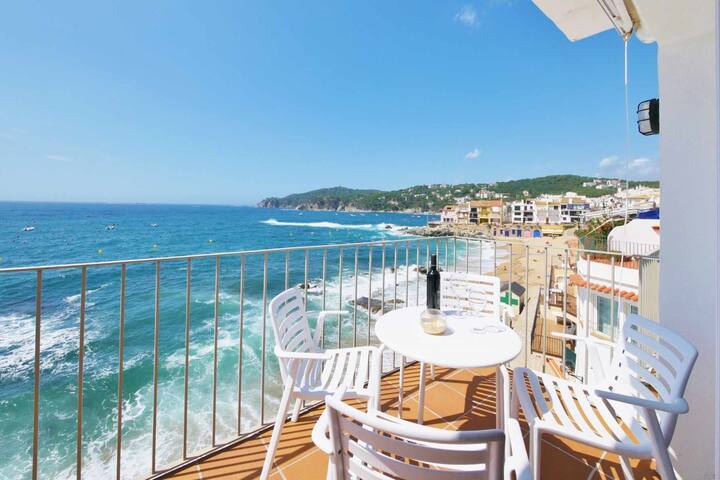 REMS_Apartment with terrace and access to beach gallery image 3