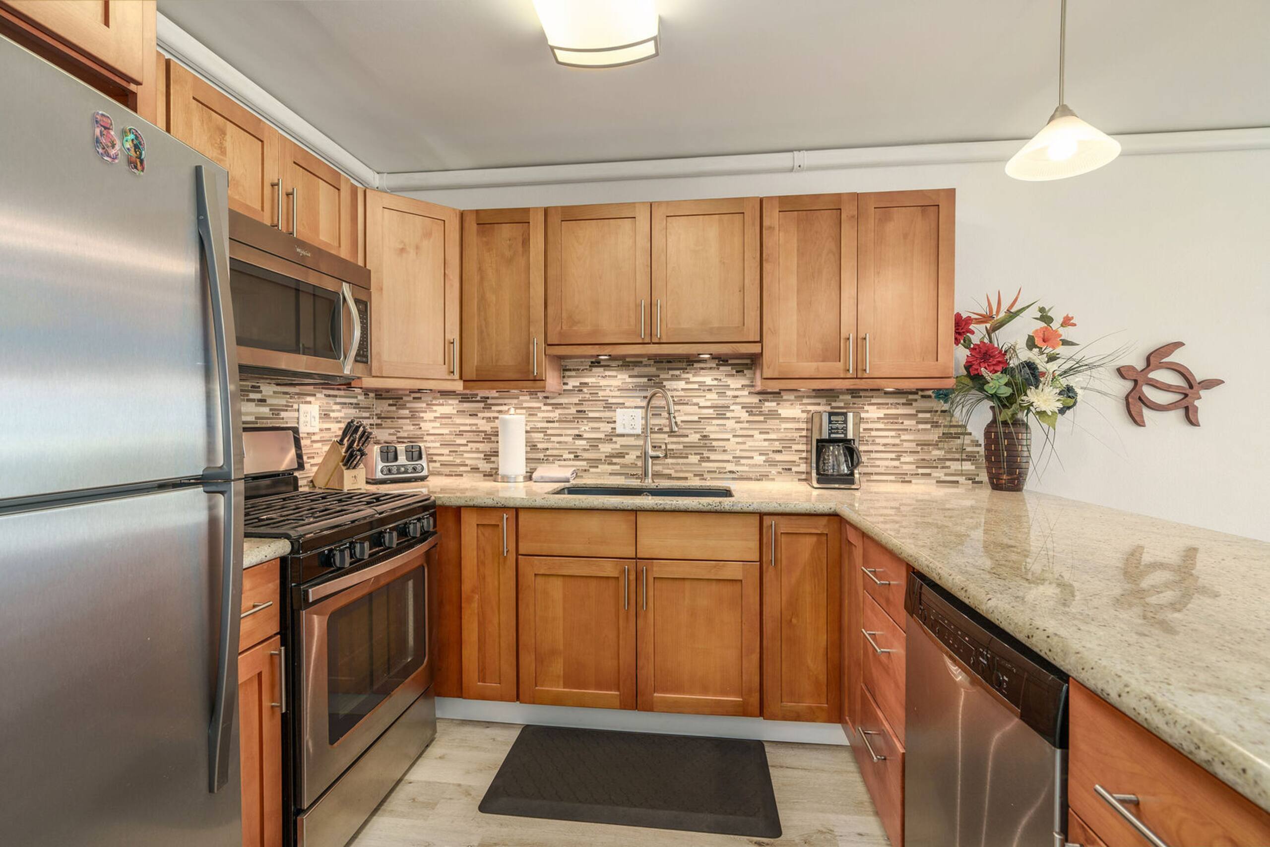 Condo in Kihei · ★4.86 · 1 bedroom · 2 beds · 1 private bath - Image 13