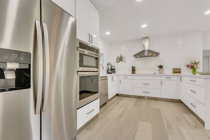 WatersEdge: Lakefront Fishing-Pool- GameRoom gallery image 4