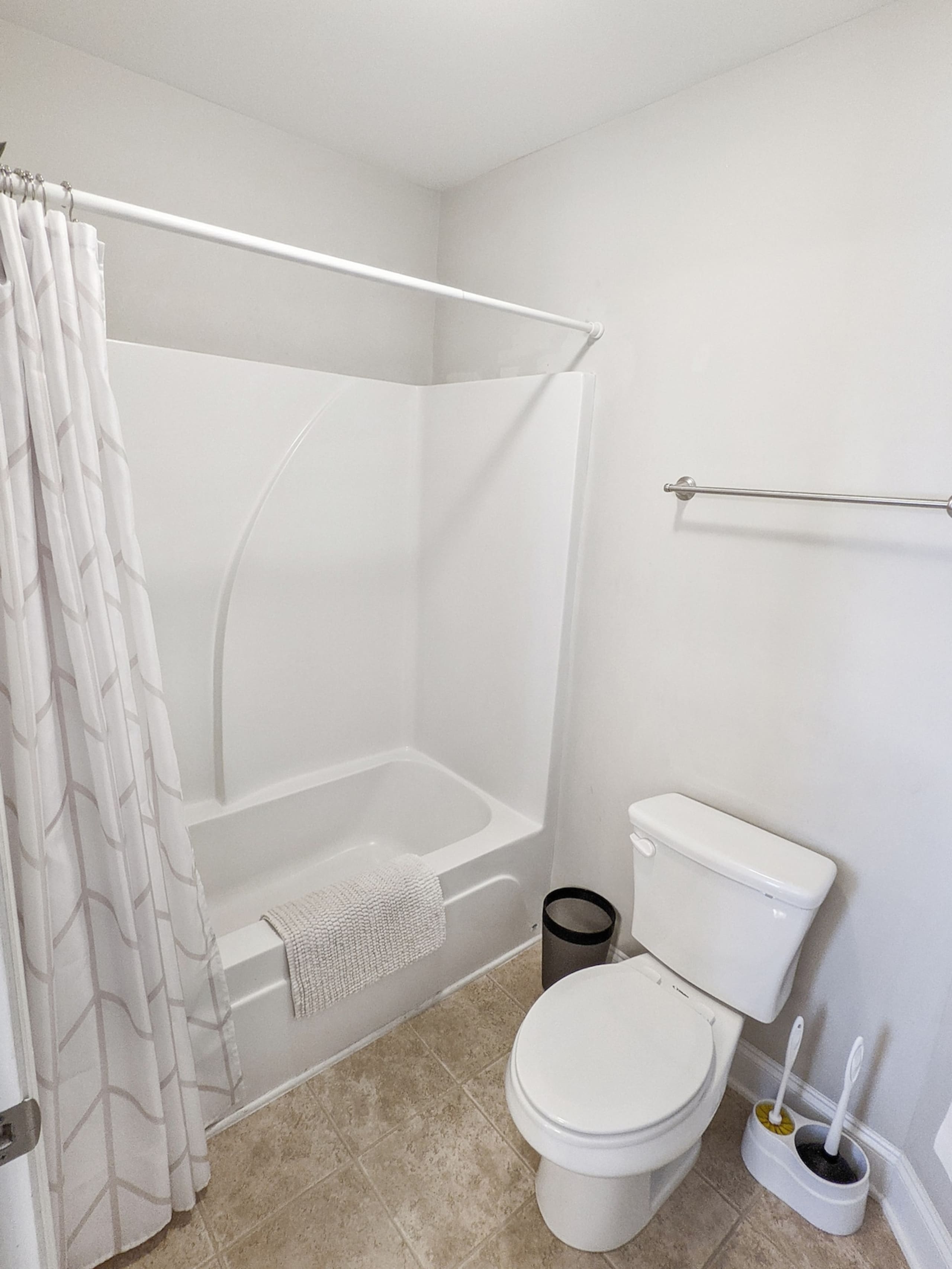 Royal Prince Suite - Quiet, Modern, Chic - Photo 5