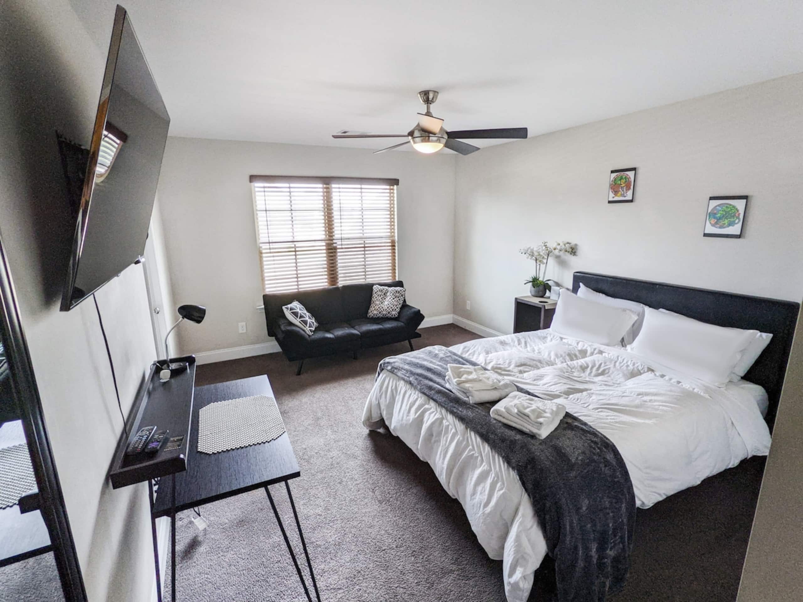 Royal Prince Suite - Quiet, Modern, Chic - Photo 3