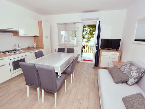 Top Airbnb: Magis by Interhome in Općina Jasenice