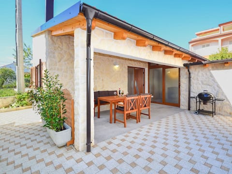 Popular Airbnb listing: Ante by Interhome in Brodarica
