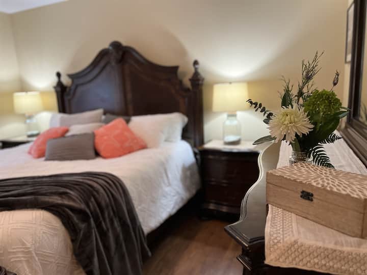 Arch Cape: Cozy Beach Walk, Pet-friendly - Cannon Beach, OR