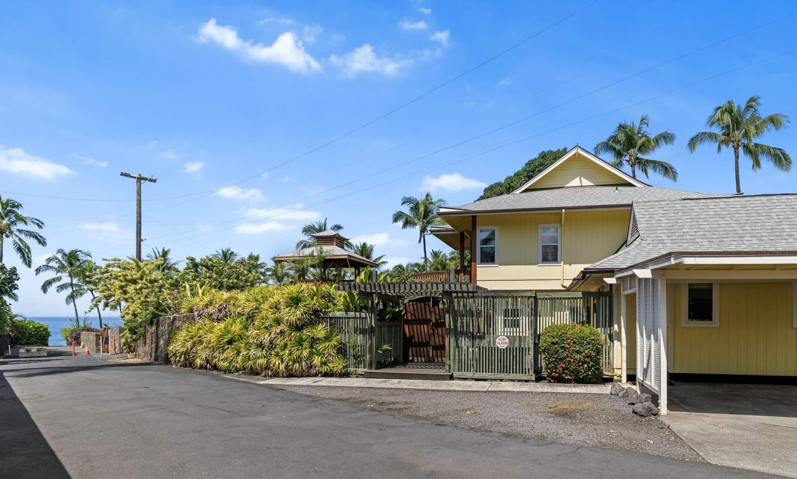 Home in Kailua-Kona · ★4.92 · 3 bedrooms · 3 beds · 3 baths - Image 26