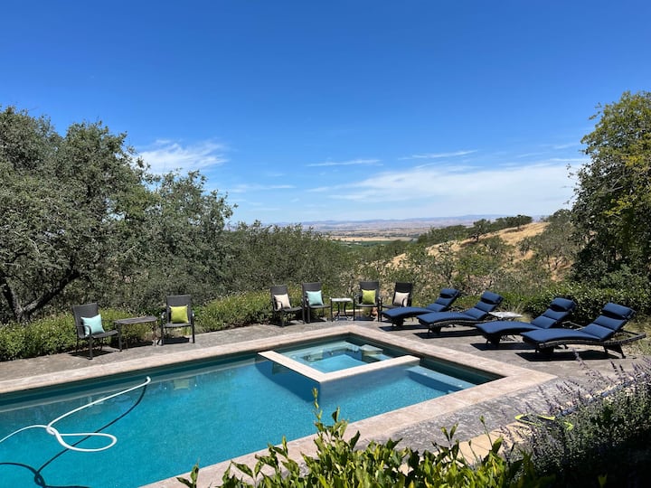 Luxury Living In Templeton Wine Country. Sleeps 16
