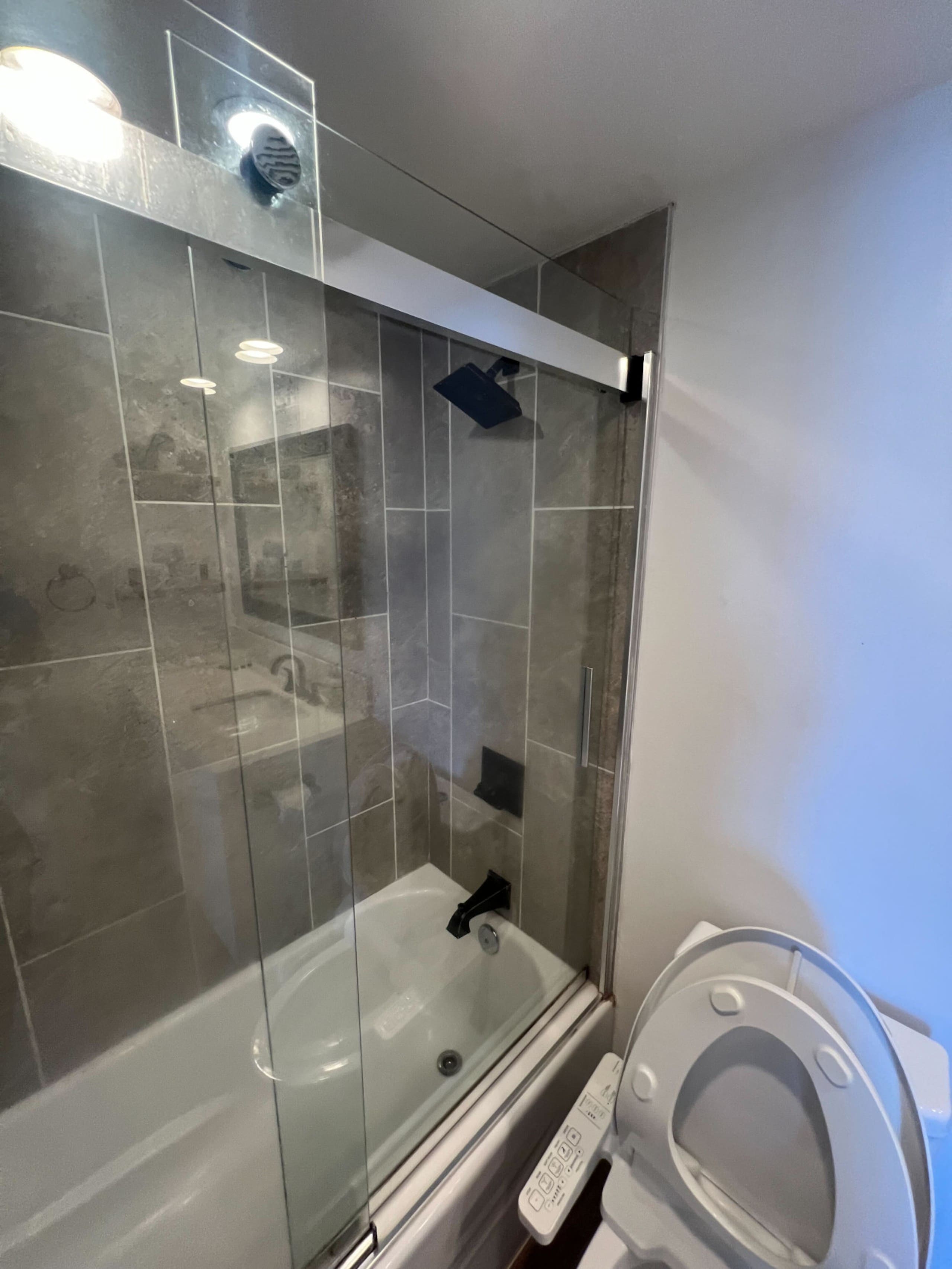 Condo in Honolulu · ★4.84 · 1 bedroom · 3 beds · 1 bath - Image 10