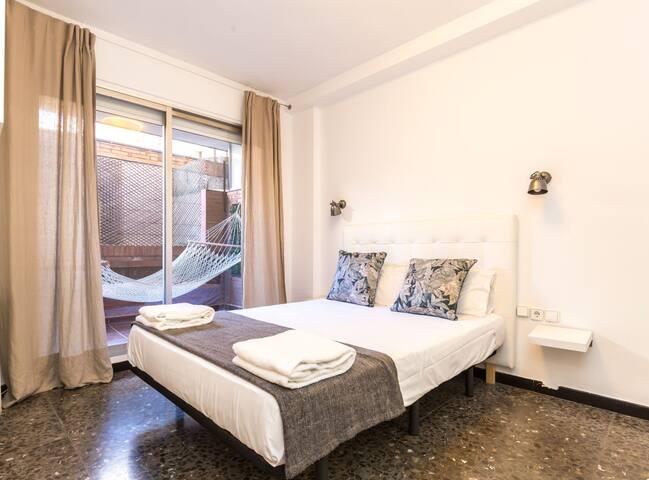 Find Calm at this cozy City Sanctuary with terrac