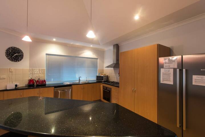 House 22 – Family Delight Dunsborough gallery image 3