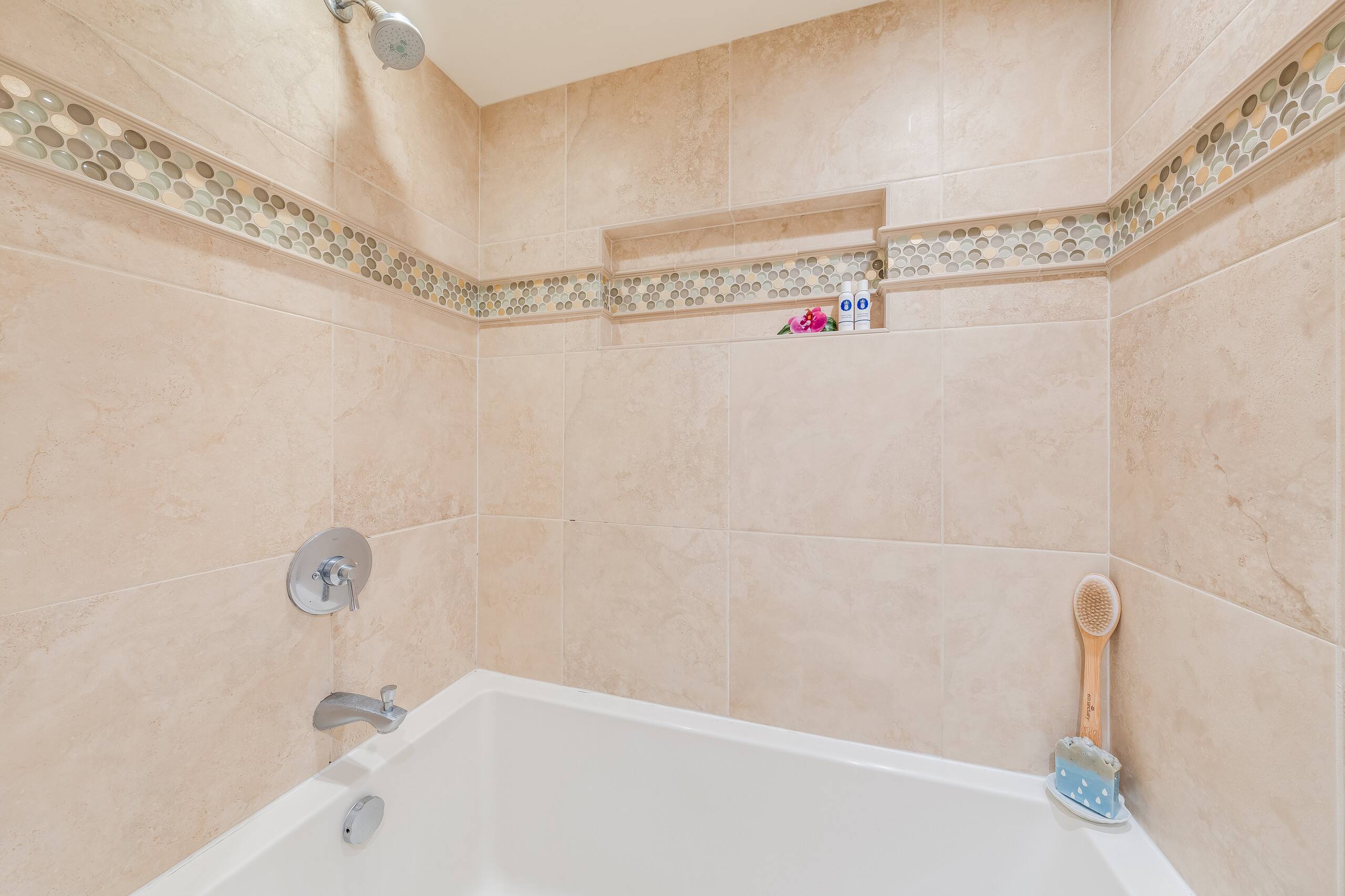 Condo in Lahaina · ★4.79 · 2 bedrooms · 4 beds · 2 baths - Image 18