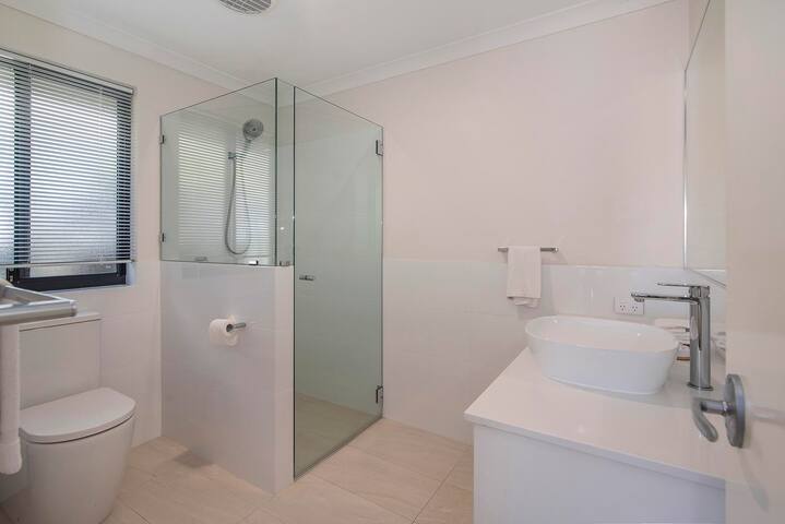 House 04 – Paradise Dunsborough gallery image 5