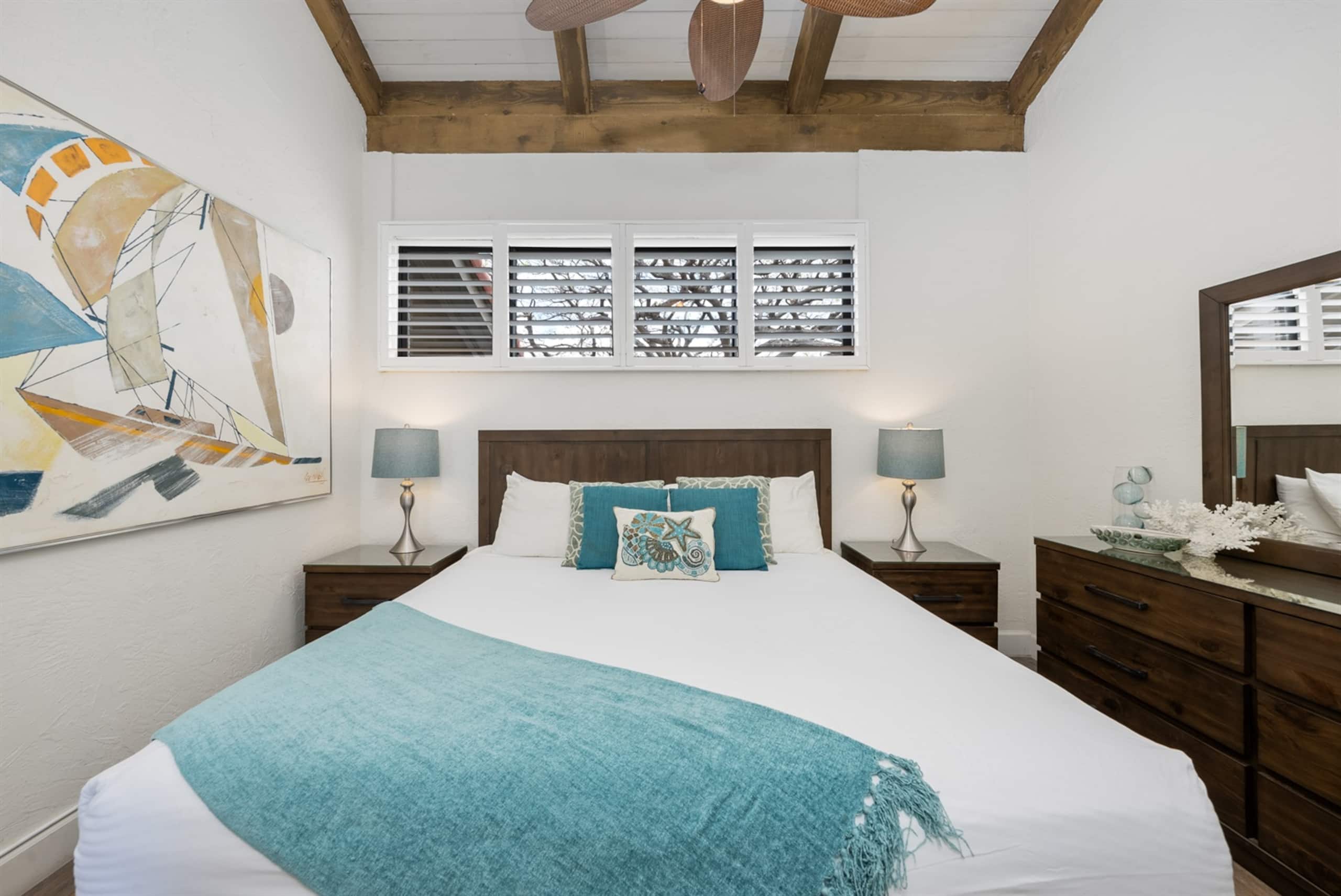 Condo in Lahaina · ★4.89 · 2 bedrooms · 4 beds · 1 private bath - Image 19