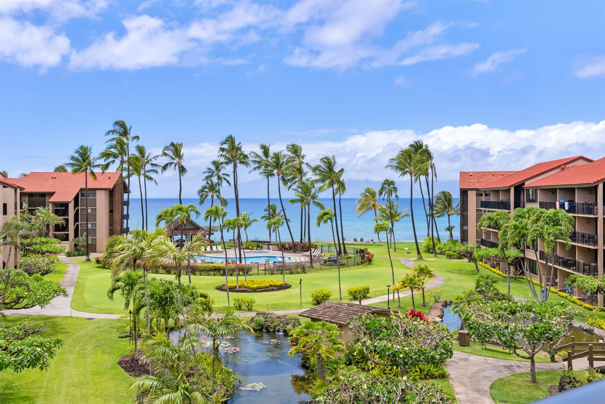 Condo in Lahaina · ★4.89 · 2 bedrooms · 4 beds · 1 private bath - Image 2