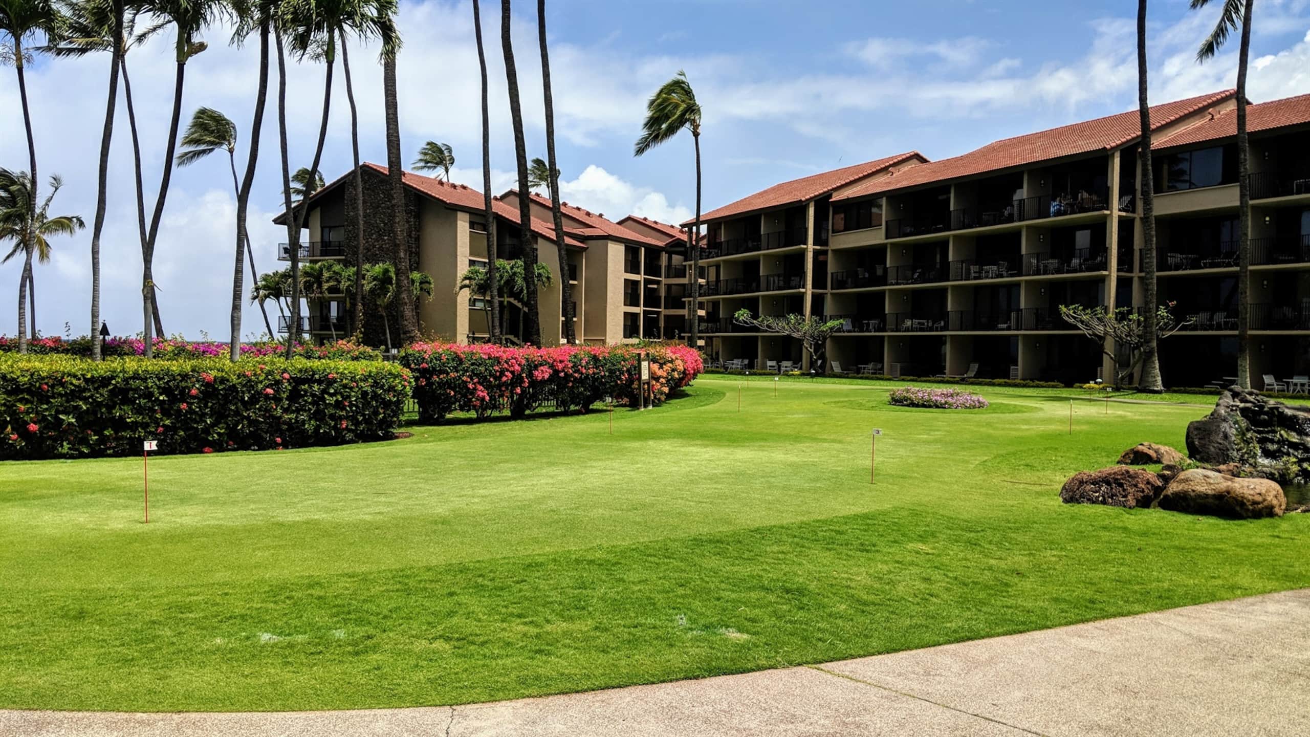 Condo in Lahaina · ★4.89 · 2 bedrooms · 4 beds · 1 private bath - Image 28