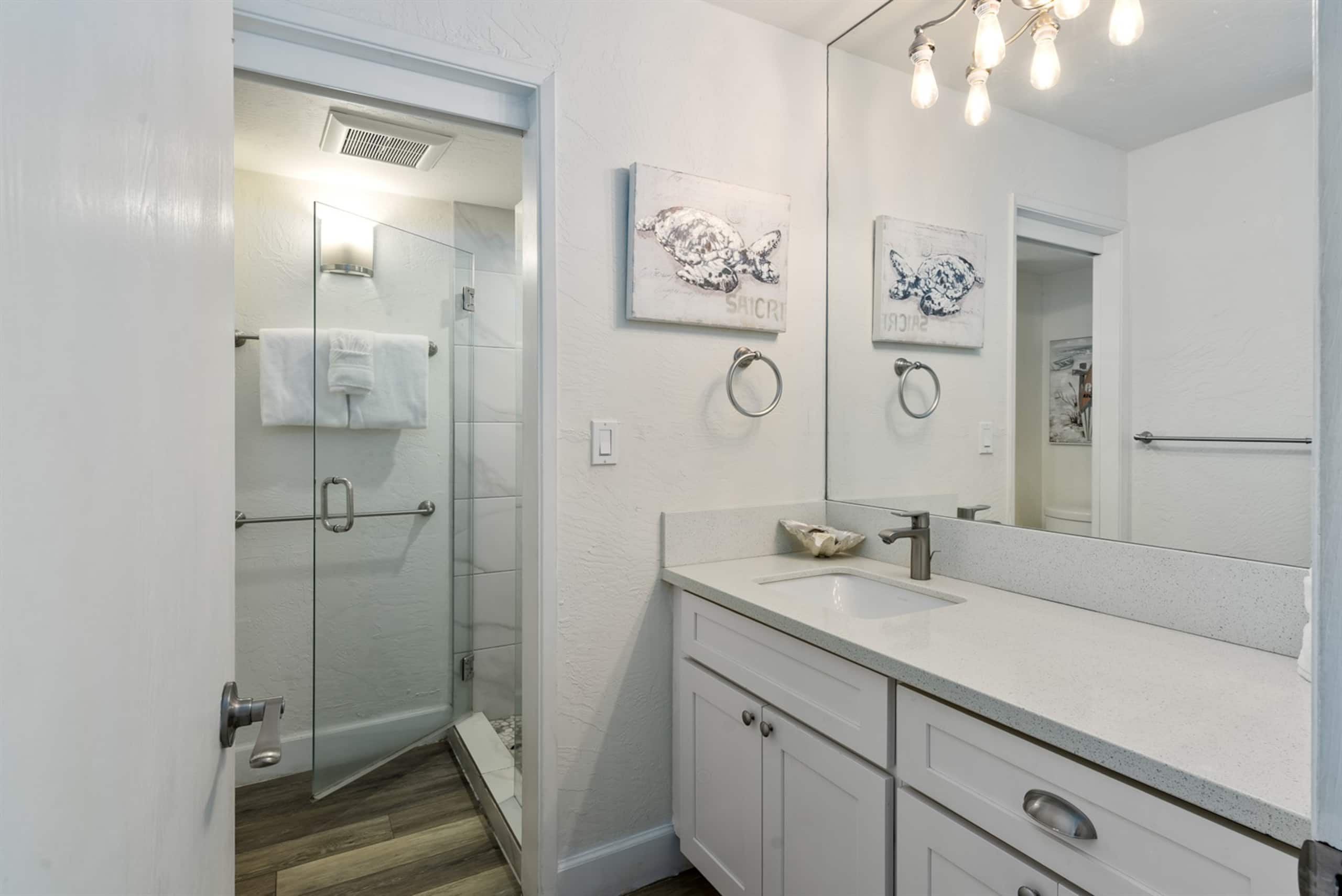 Condo in Lahaina · ★4.89 · 2 bedrooms · 4 beds · 1 private bath - Image 20