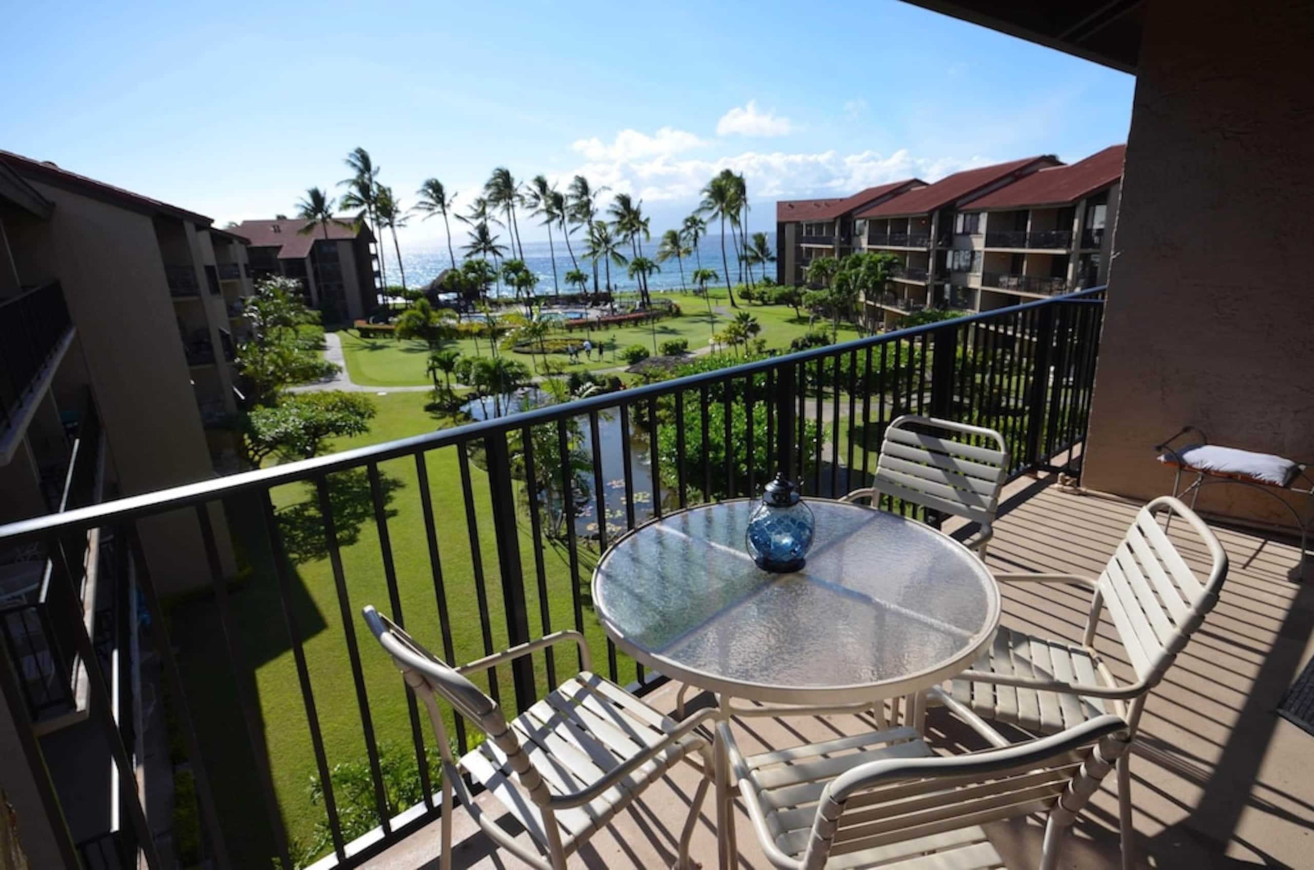 Condo in Lahaina · ★4.89 · 2 bedrooms · 4 beds · 1 private bath - Image 22