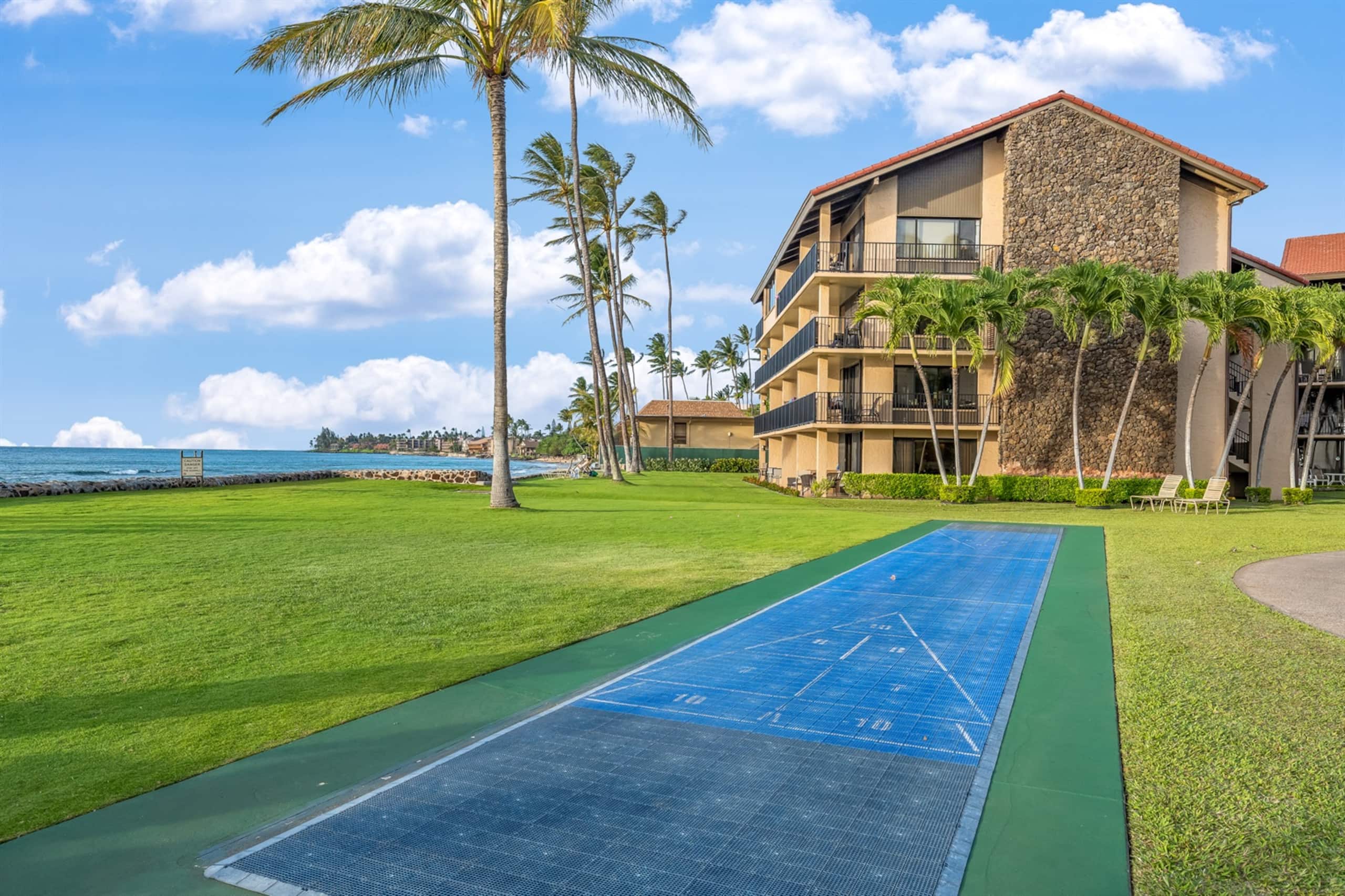 Condo in Lahaina · ★4.89 · 2 bedrooms · 4 beds · 1 private bath - Image 39