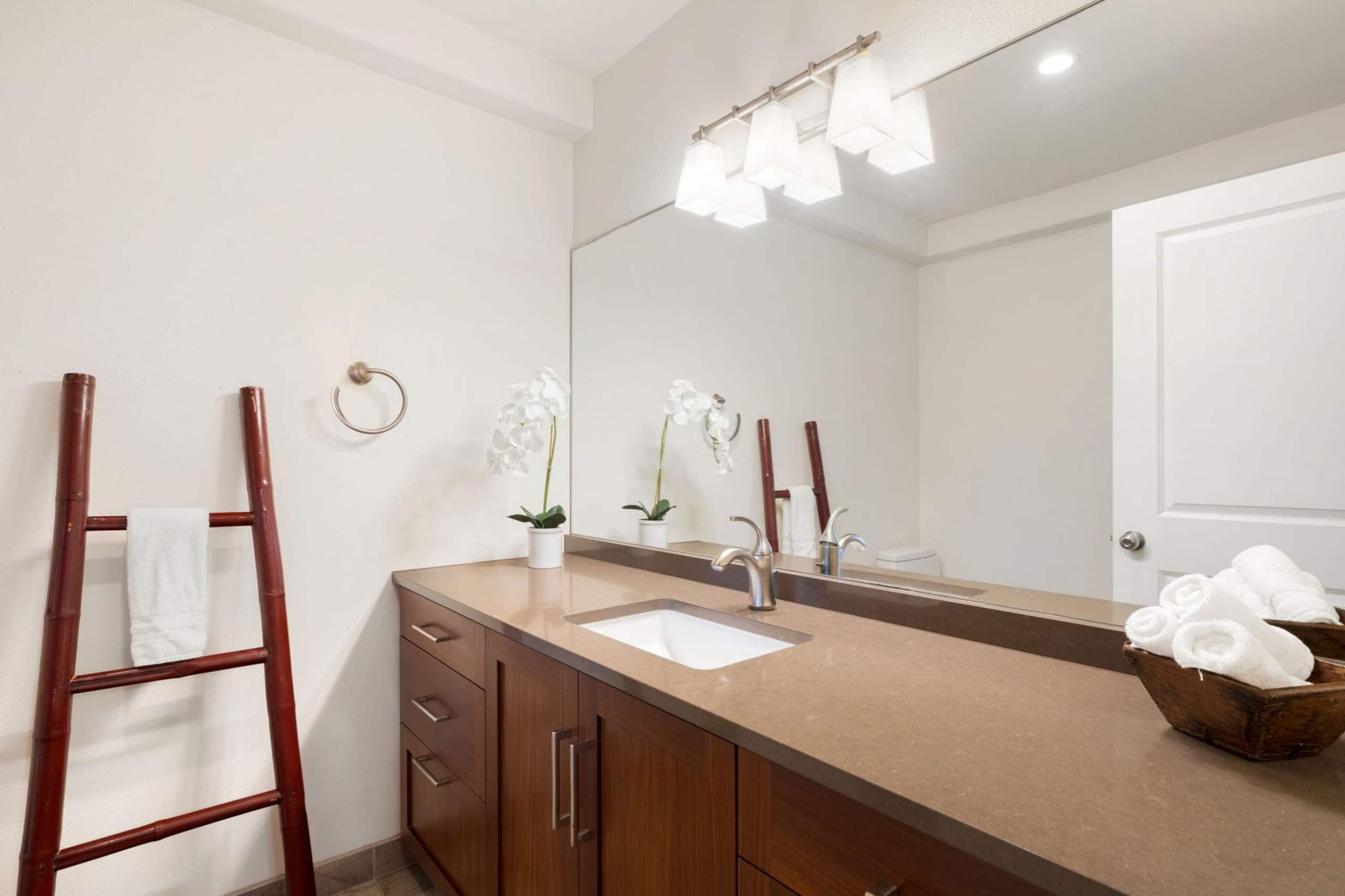 Home in Wainiha · ★4.88 · 4 bedrooms · 5 beds · 4 baths - Photo 36