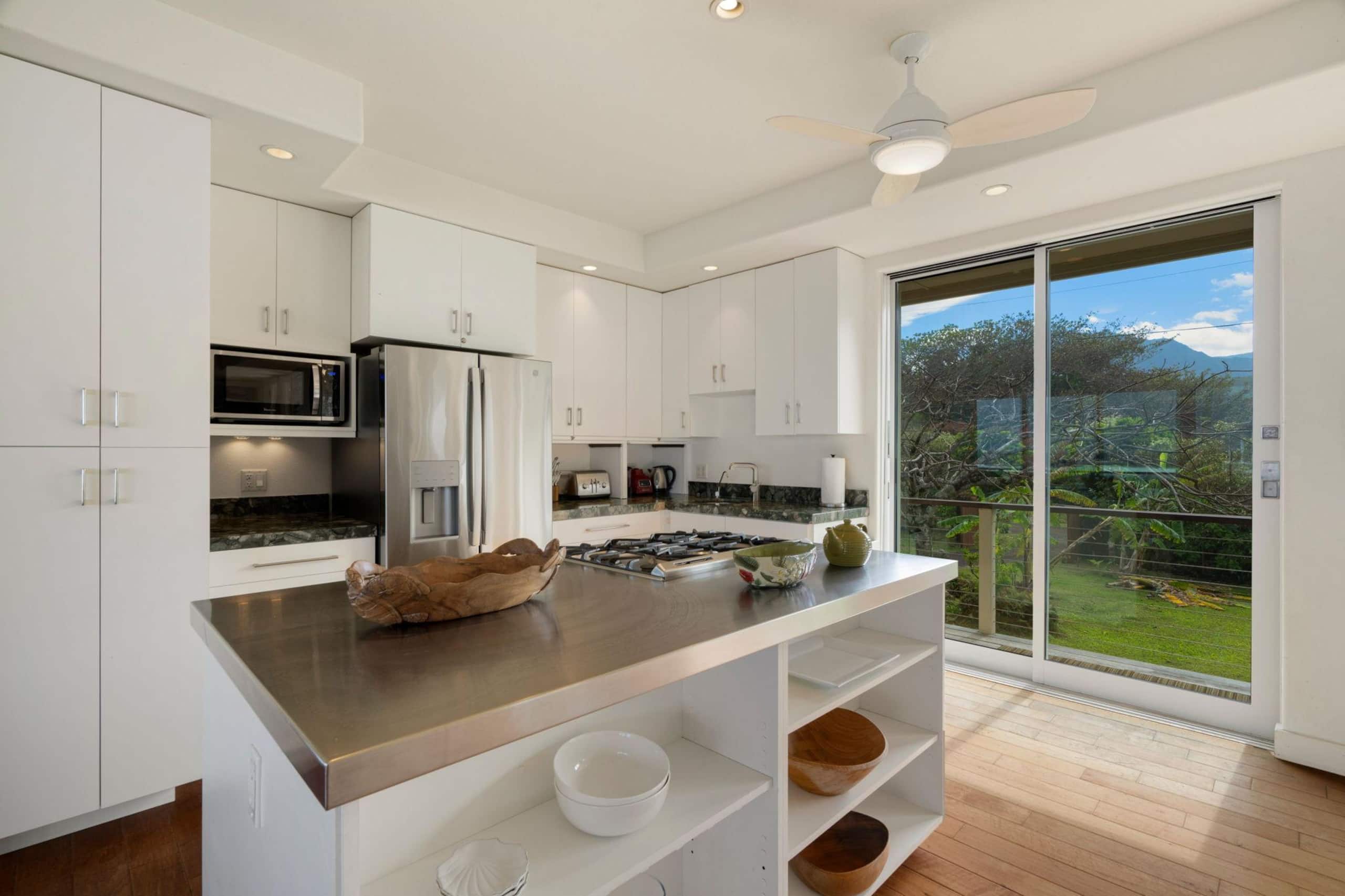 Home in Wainiha · ★4.88 · 4 bedrooms · 5 beds · 4 baths - Photo 14