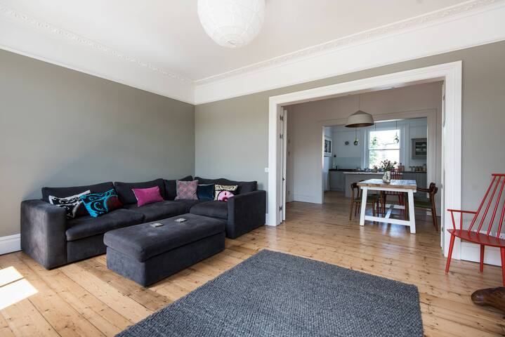 Westbourne Grove VIII by onefinestay gallery image 5