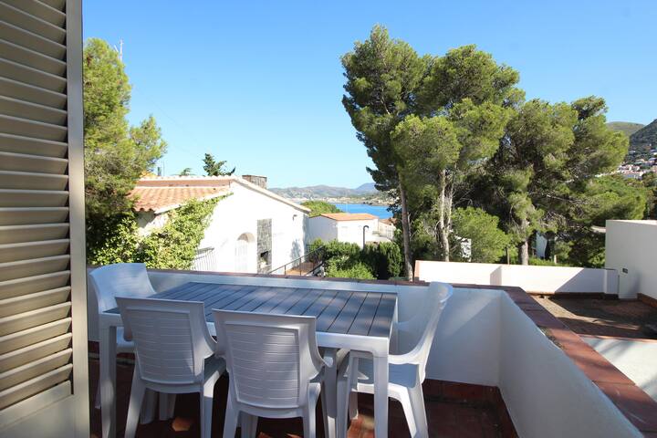 villa les oliveres a – detached house with garden gallery image 2