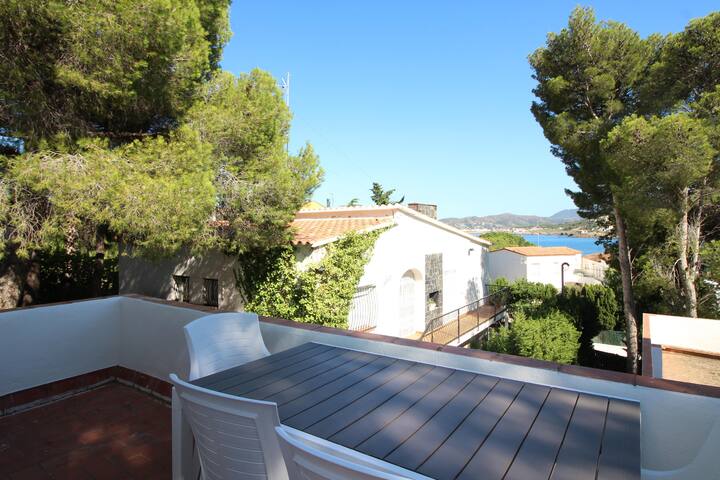 villa les oliveres a – detached house with garden gallery image 3