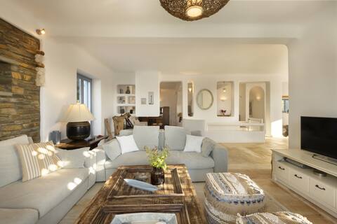 Seaside luxury villa