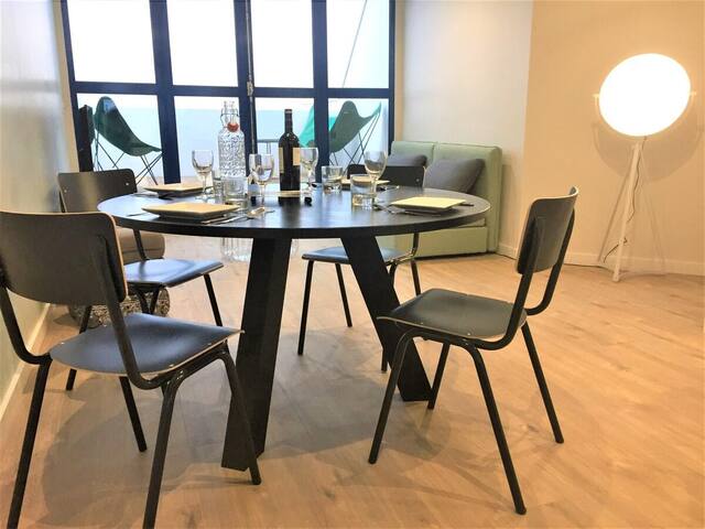 T3 – Friendly Apartment with terrace Bordeaux gallery image 2