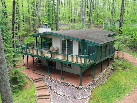 Jer Bear's Hideaway-Hiller Vacation Homes