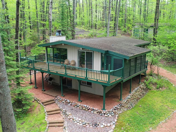 Large Lakeside 'Treehouse' With Enclosed Porch, Dock, Pool Table, And Fire Pit! - Minocqua, WI