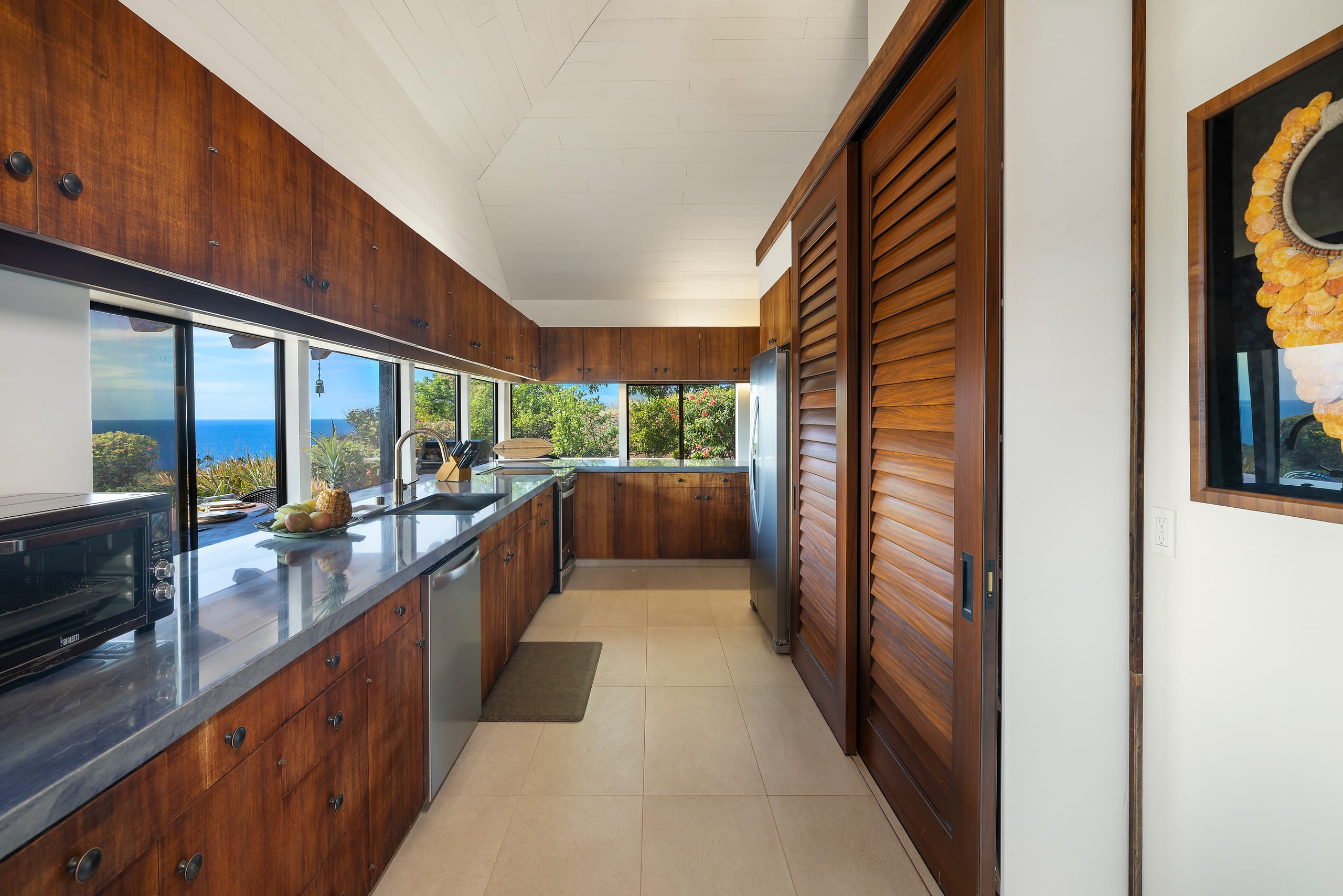 Home in Waimea · ★5.0 · 3 bedrooms · 6 beds · 3 baths - Image 8