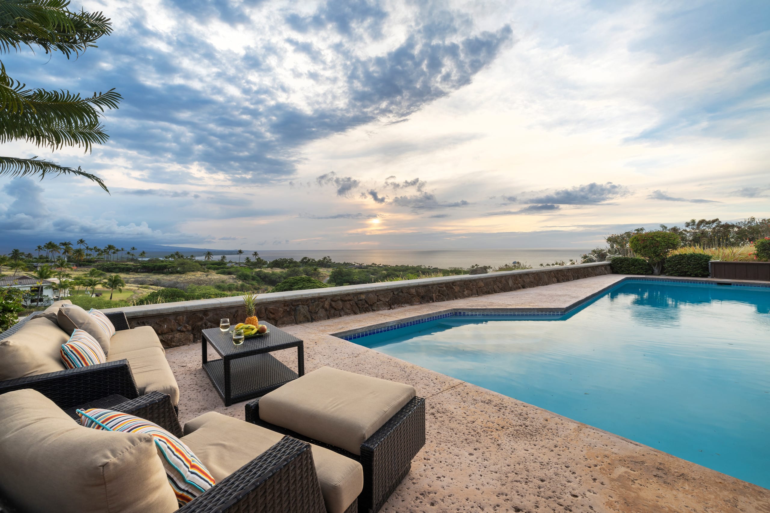 Home in Waimea · ★5.0 · 3 bedrooms · 6 beds · 3 baths - Image 3