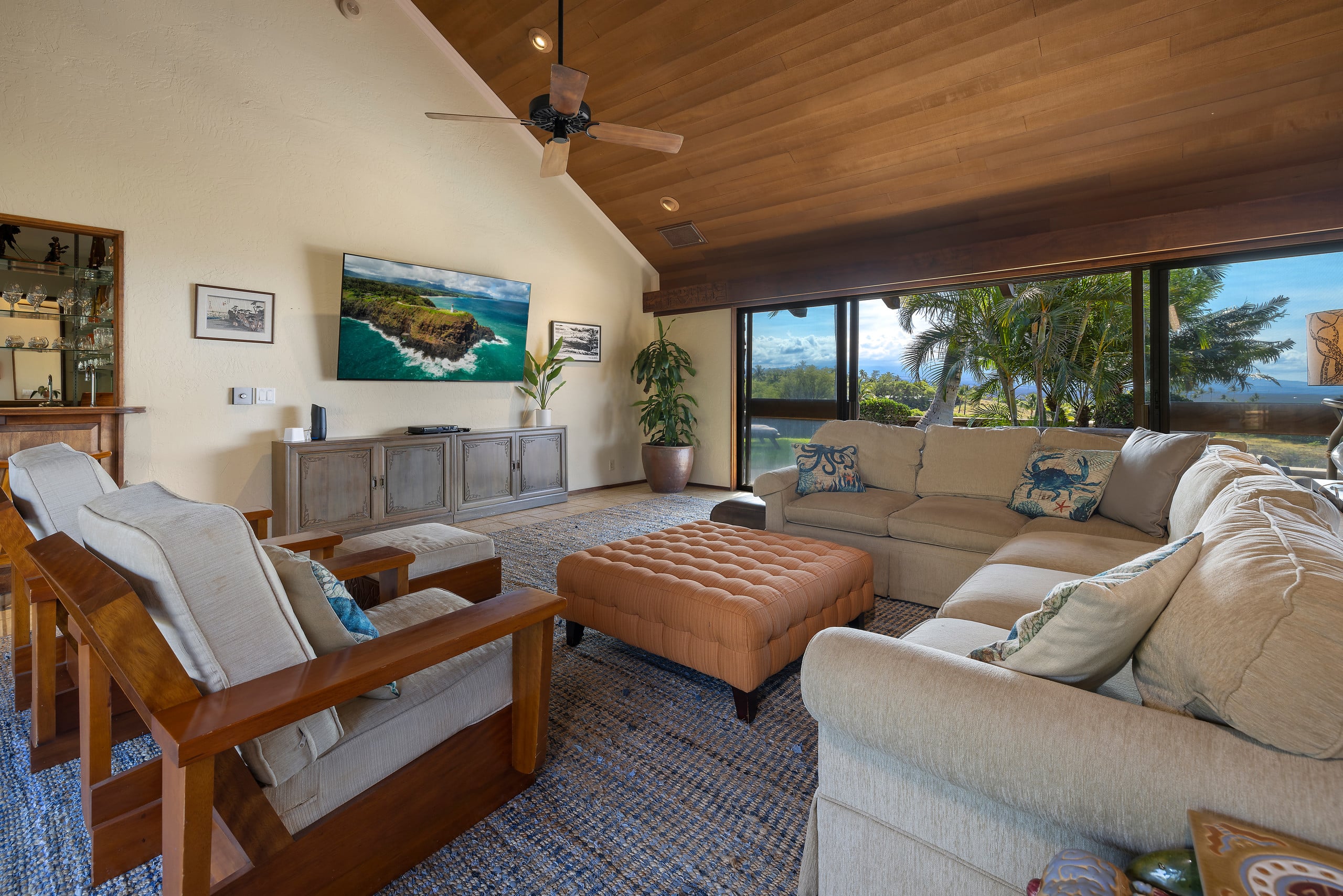 Home in Waimea · ★5.0 · 3 bedrooms · 6 beds · 3 baths - Image 7