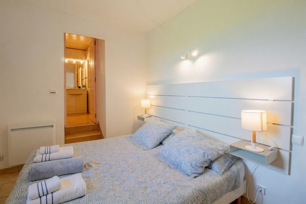 ორადგილიანი ნომერი — შენინი