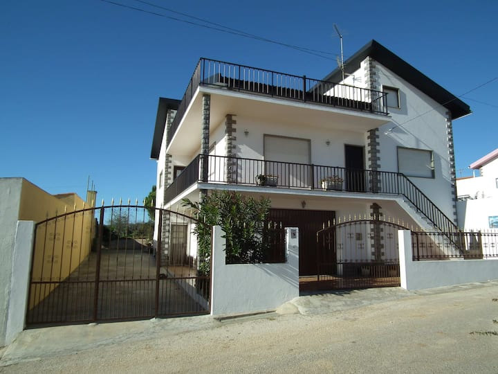 Casa Vasco - Cosy Patio - Lourinhã