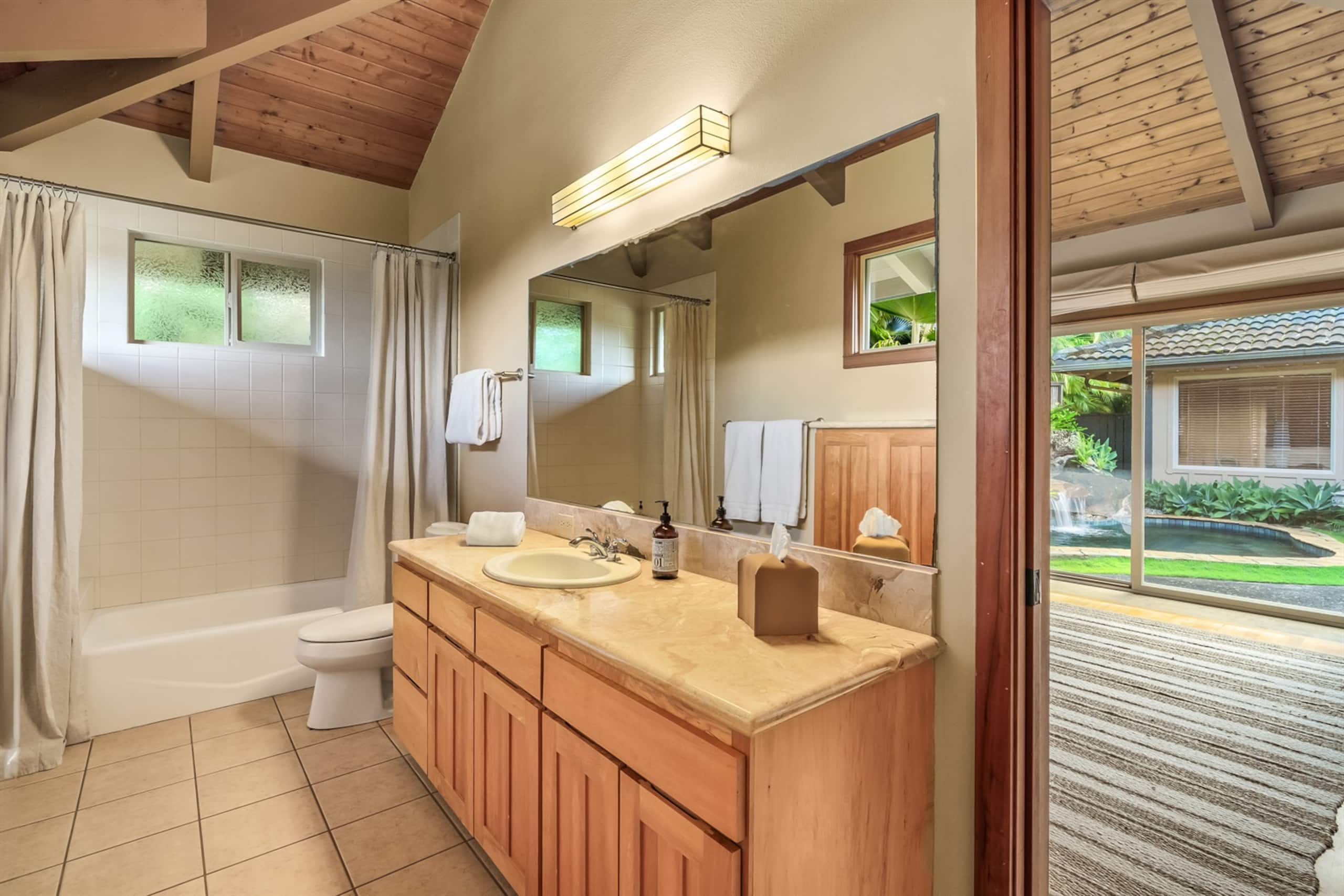 Home in Princeville · ★4.9 · 3 bedrooms · 3 beds · 3 baths - Image 28