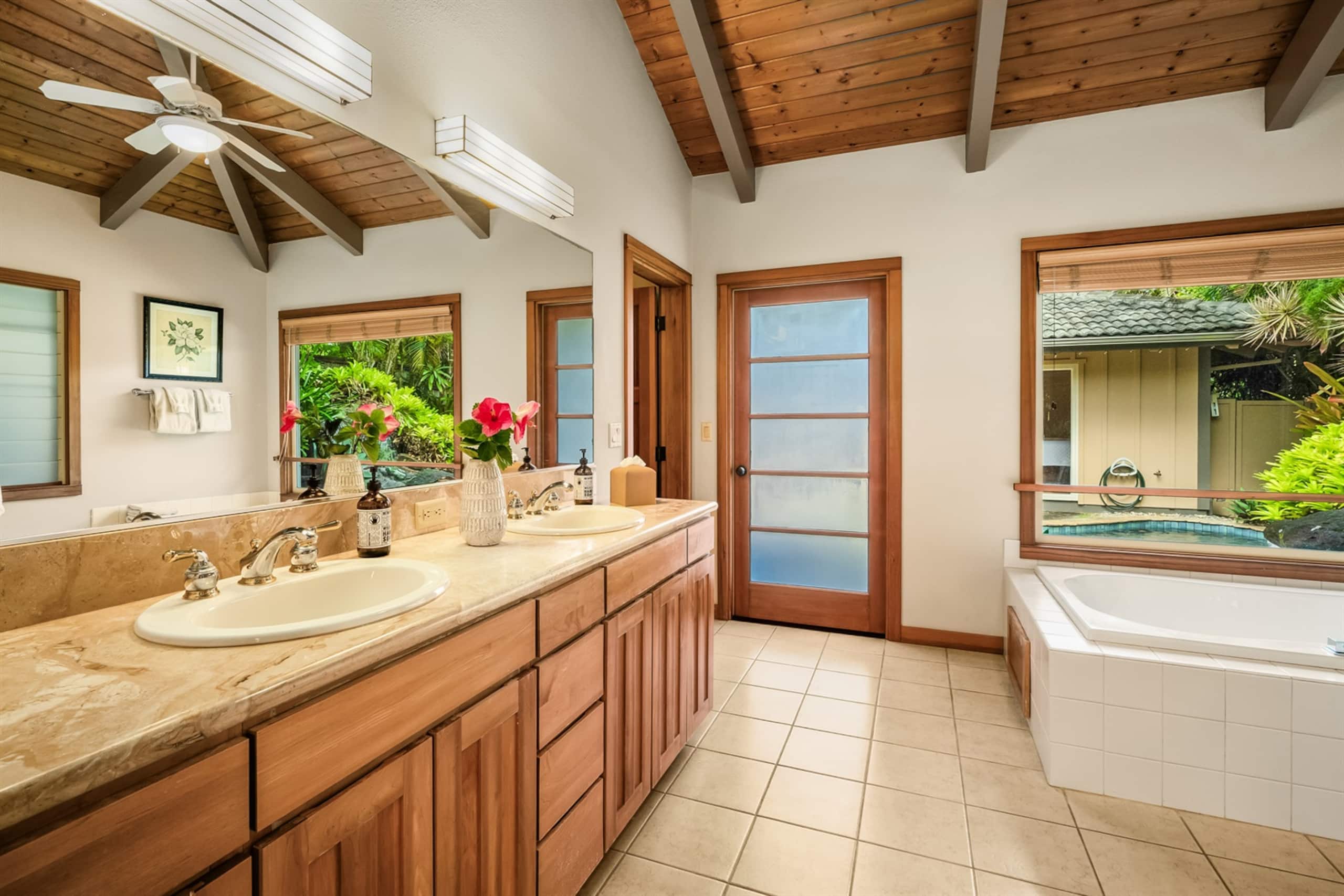Home in Princeville · ★4.9 · 3 bedrooms · 3 beds · 3 baths - Image 22