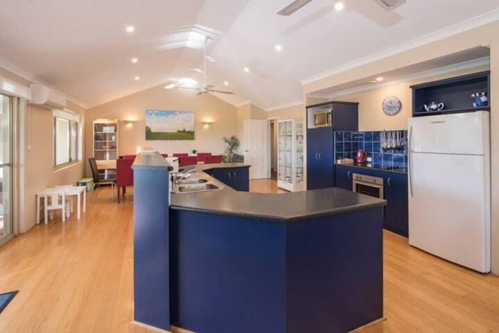 House 20 – The Garden House Dunsborough gallery image 5