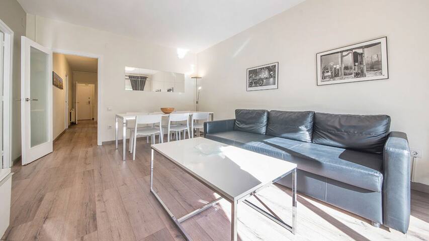 4 bedroom apartment in Consell de Cent You Stylish gallery image 3