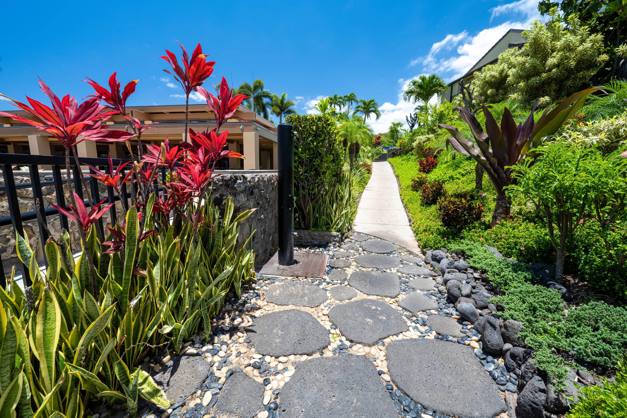 Condo in Kihei · ★4.94 · 2 bedrooms · 4 beds · 2 baths - Image 74