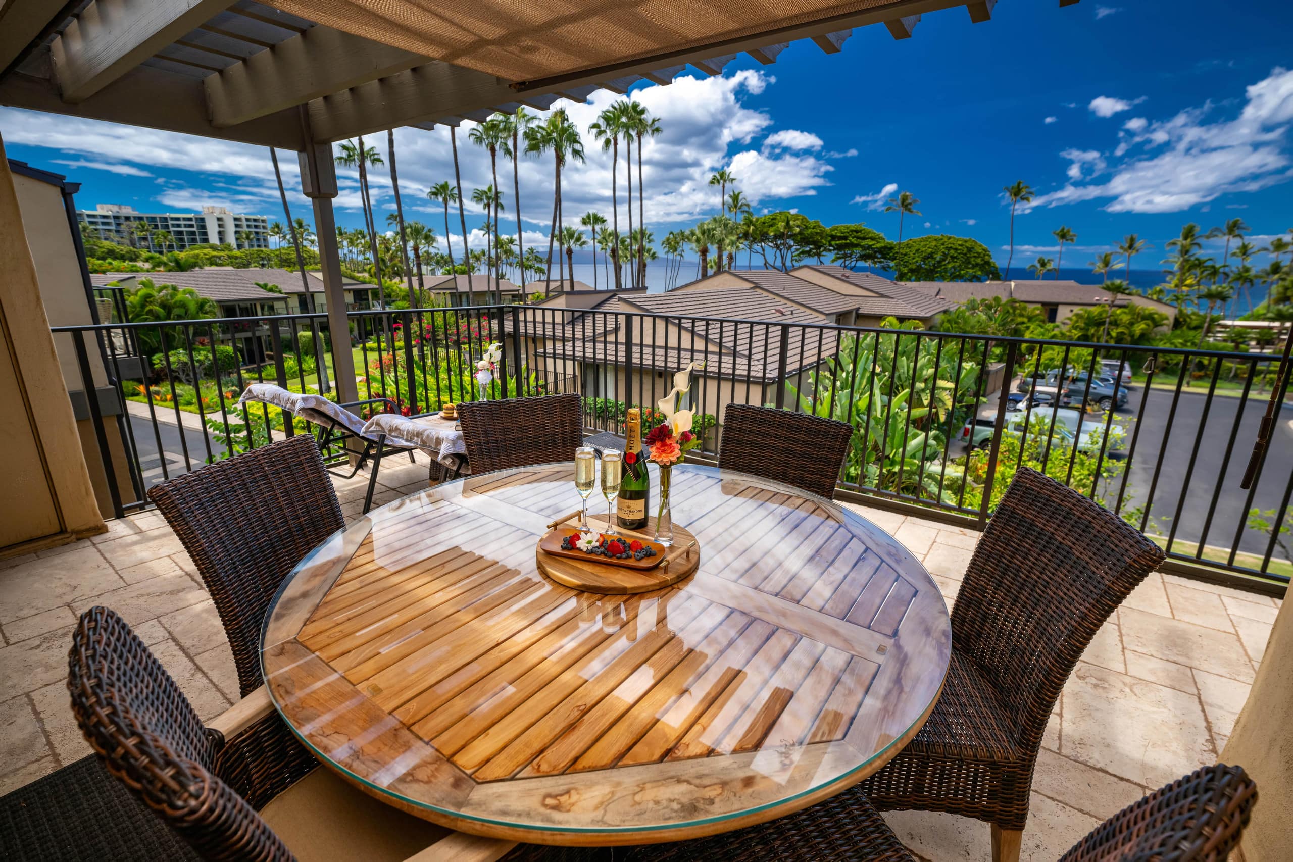 Condo in Kihei · ★4.94 · 2 bedrooms · 4 beds · 2 baths - Image 2